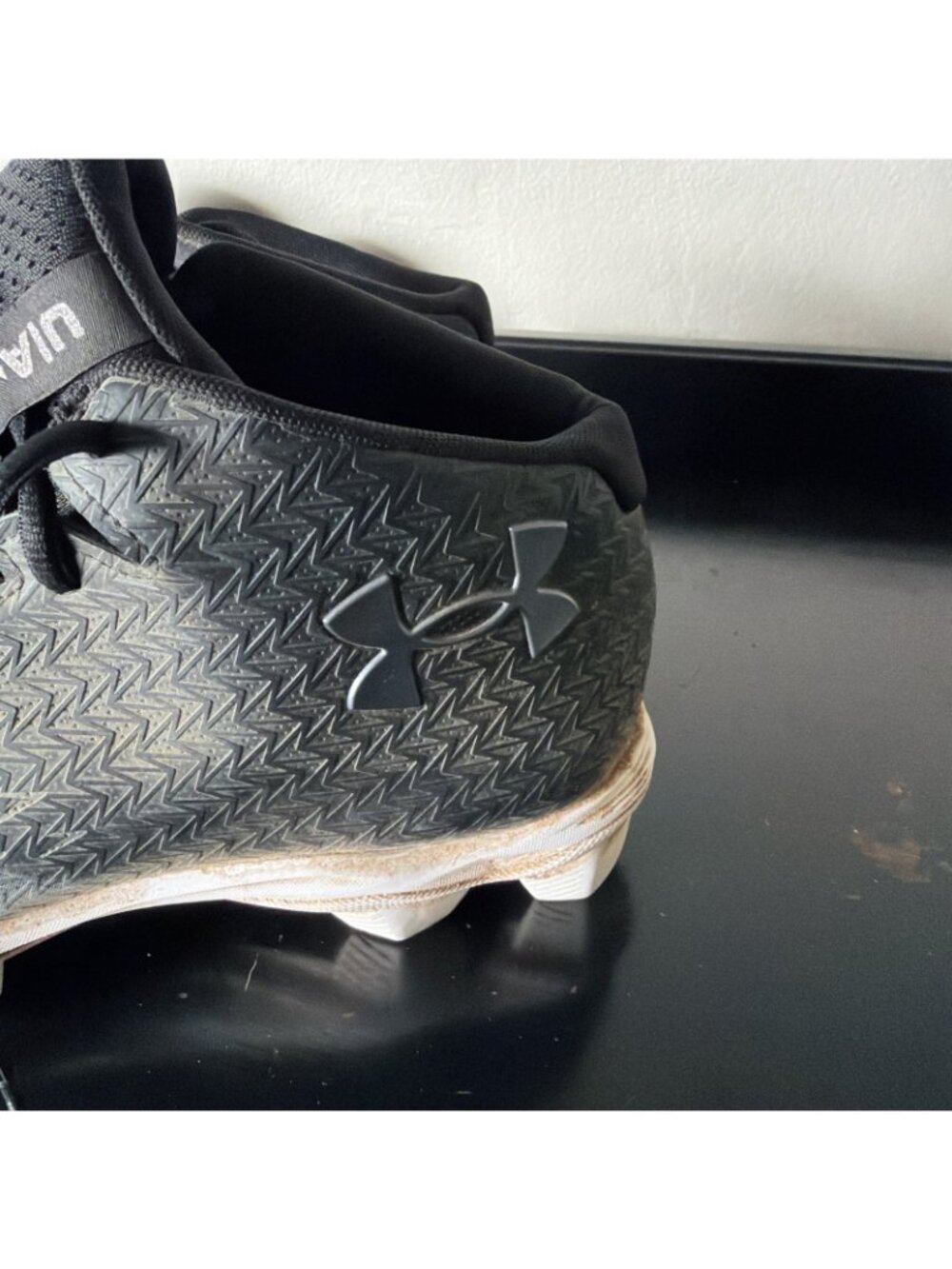 Under Armour Spotlight Franchise 4 RM Mens Size 11 Black White Football Cleats - Picture 2 of 10